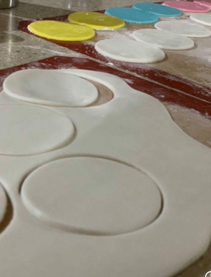 K's D'Liteful Treats Online Fondant Making Class - Kerrilyn Harding